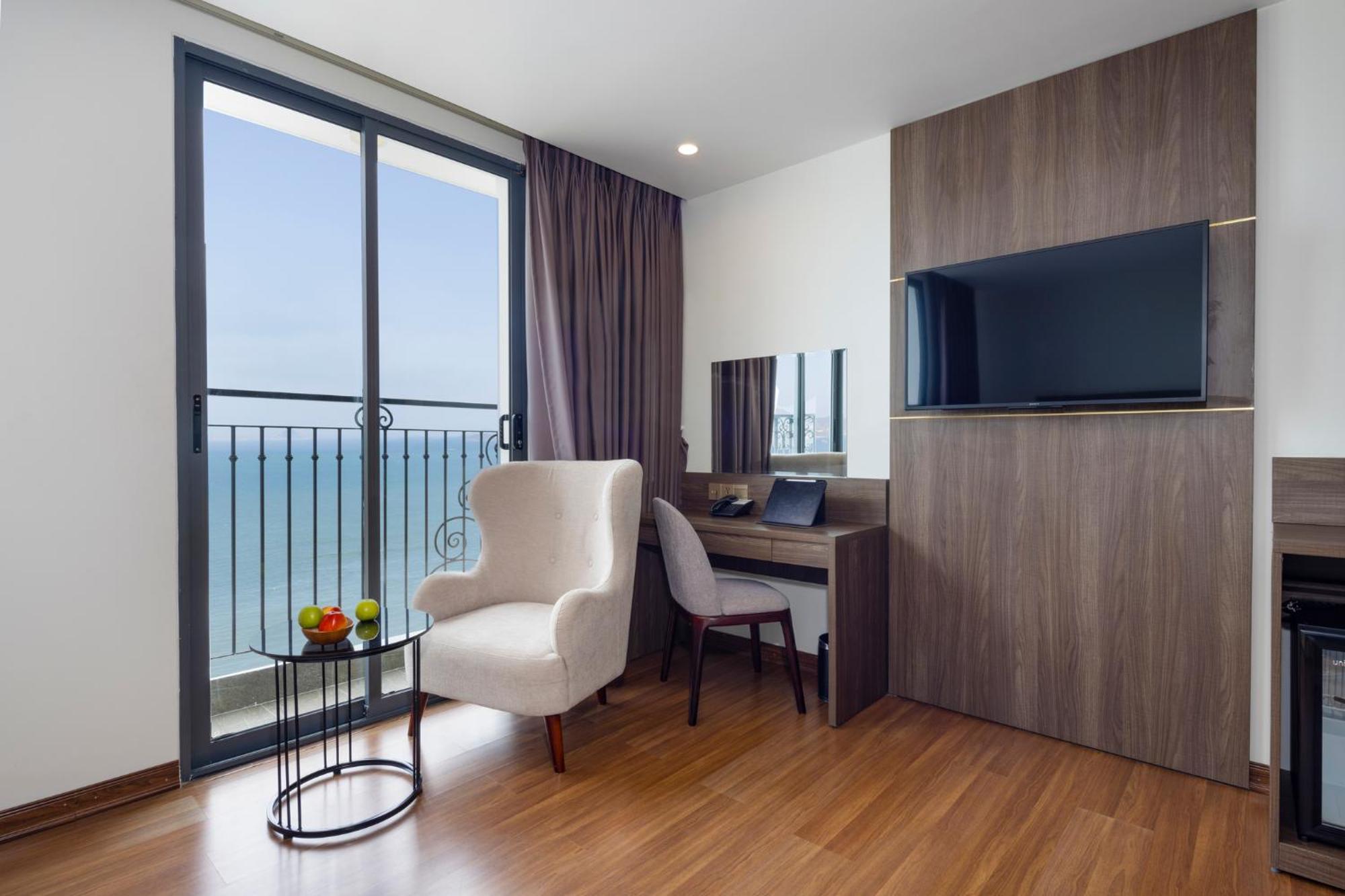 Daphovina Hotel Nha Trang Extérieur photo